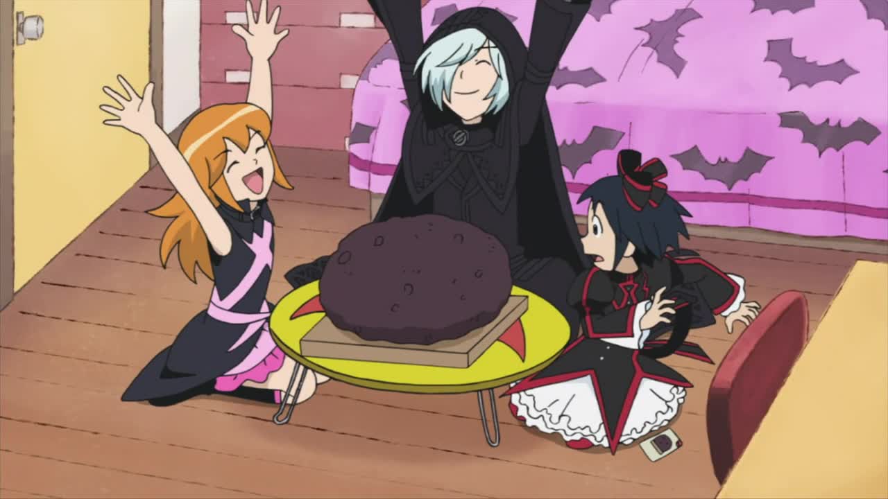 А вот и чёрная колдунья!